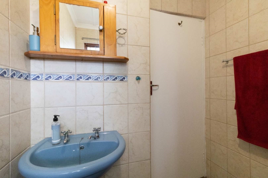 4 Bedroom Property for Sale in Sandbaai Western Cape